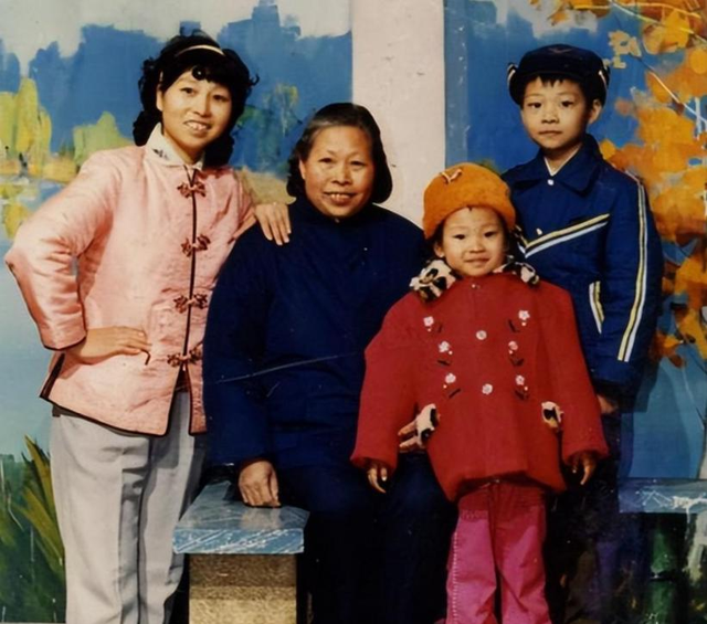 柳岩：得罪过陈凯歌、父亲母亲自己都患癌，44岁穿上衣服无人敢娶