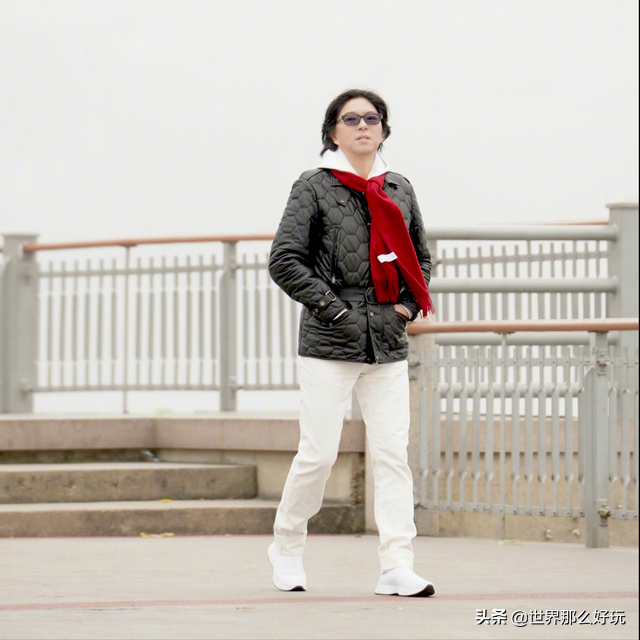 高晓松现身海口,瘦成小鲜肉,生图却被曝光相差大,装嫩成瘾