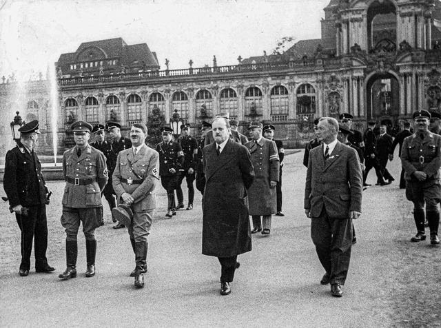 杨靖评《德累斯顿》｜一座历史名城的美与罪、死和生