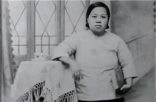 1916年张恨水新婚之夜:掀盖头的瞬间,惊悚与幽默并存的逃婚记!