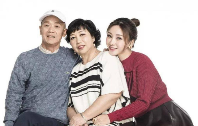 柳岩：得罪过陈凯歌、父亲母亲自己都患癌，44岁穿上衣服无人敢娶