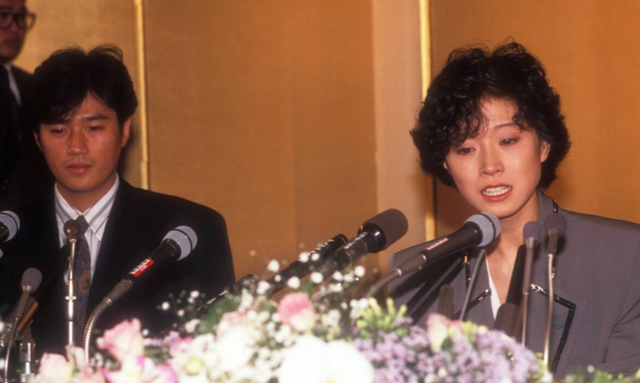 清冷美人中森明菜:替出轨的男友道歉,59岁没结婚,依然很漂亮