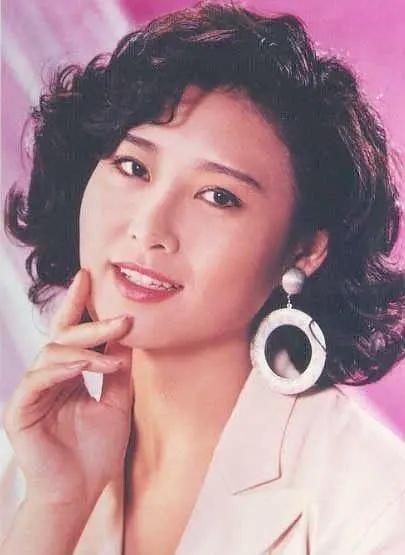 当年香港的风月电影市场谁主沉浮?一批性感女神,谁敢称第一?