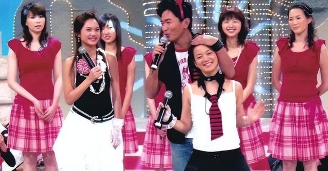 阿雅:下嫁活佛老公,住千万豪宅资产甩大小S几条街,成人生赢家
