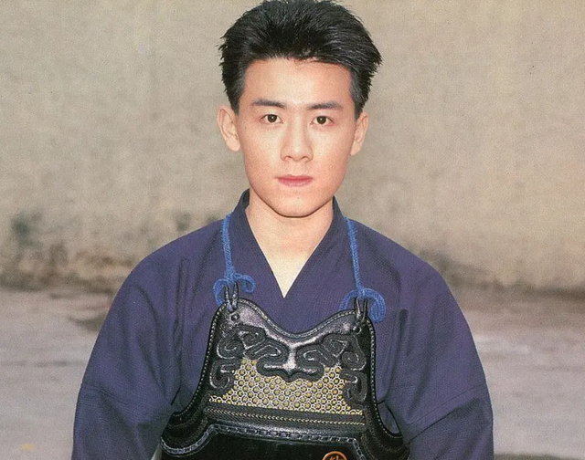 54岁王书麒近照变化大,30年前已回内地跑商演,被曝拥上亿身家