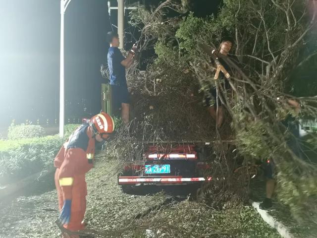 “今天清晨的海口,不一样了!”
