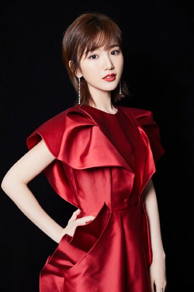 毛晓彤:果断“分手”,不养“亲父”,为何还能让人拍手称赞