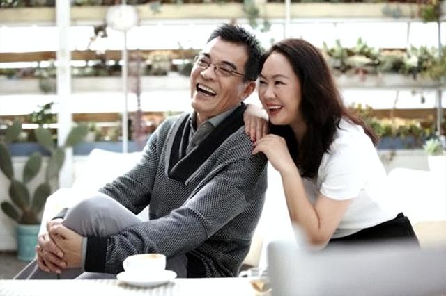 与何晴同居5年被抛弃,甩小24岁杨若兮的刘威,是个怎样的人?