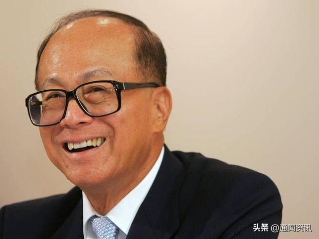 96岁李嘉诚千亿身价也带不走,最终还是油尽灯枯,留下一个传奇