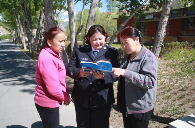 “隐蔽!”是他遇到暴恐袭击时说的最后两个字