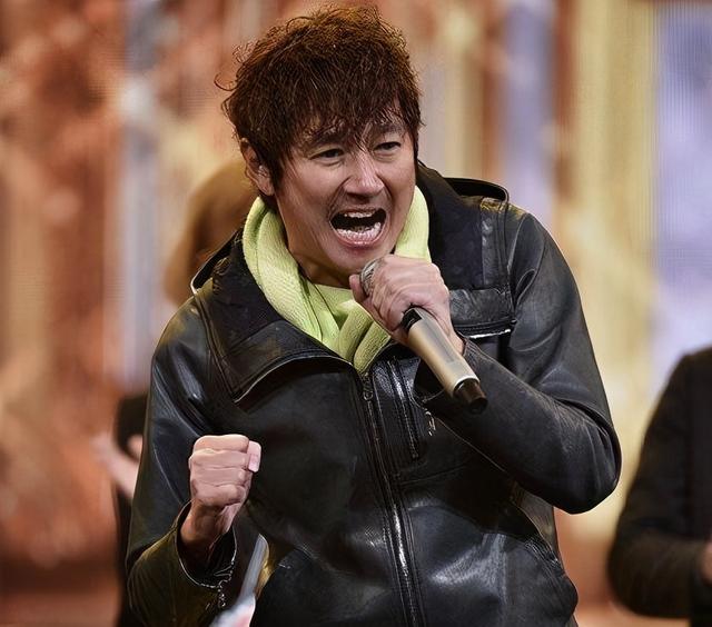 清冷美人中森明菜:替出轨的男友道歉,59岁没结婚,依然很漂亮