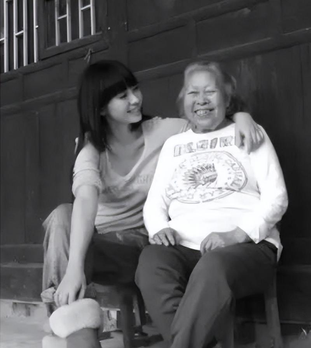 柳岩：得罪过陈凯歌、父亲母亲自己都患癌，44岁穿上衣服无人敢娶