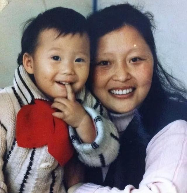 李成儒儿子李大海：沧桑的母亲，无情的父亲，如今40岁不敢结婚