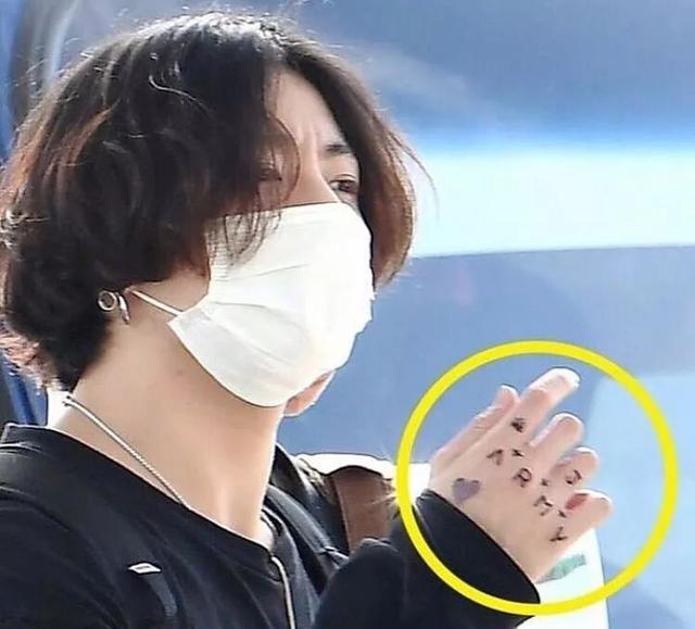 情侣纹身,INS秀爱,田柾国的绯闻女友改口了?