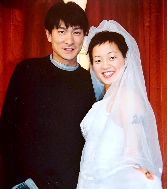 阿雅:下嫁活佛老公,住千万豪宅资产甩大小S几条街,成人生赢家