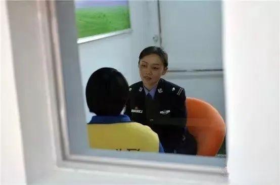 “隐蔽!”是他遇到暴恐袭击时说的最后两个字