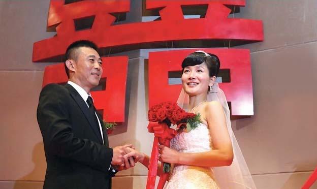 著名演员潘雨辰:与侯勇离婚后,染霜的玫瑰带泪开