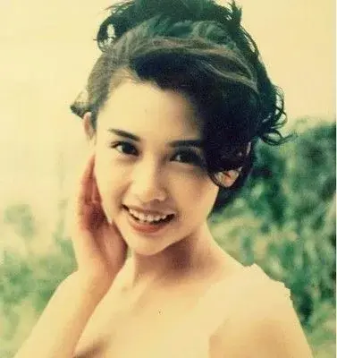 当年香港的风月电影市场谁主沉浮?一批性感女神,谁敢称第一?
