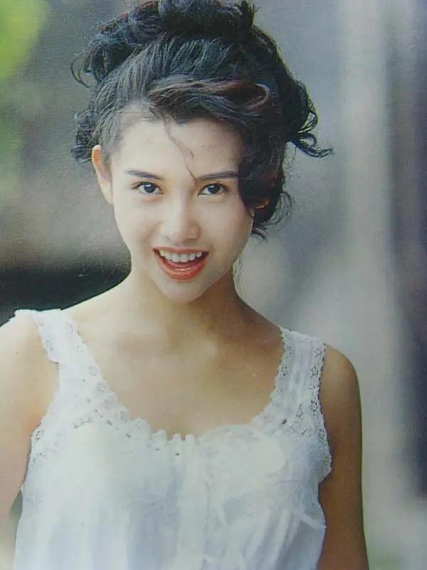 当年香港的风月电影市场谁主沉浮?一批性感女神,谁敢称第一?