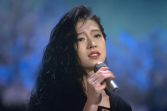 清冷美人中森明菜:替出轨的男友道歉,59岁没结婚,依然很漂亮