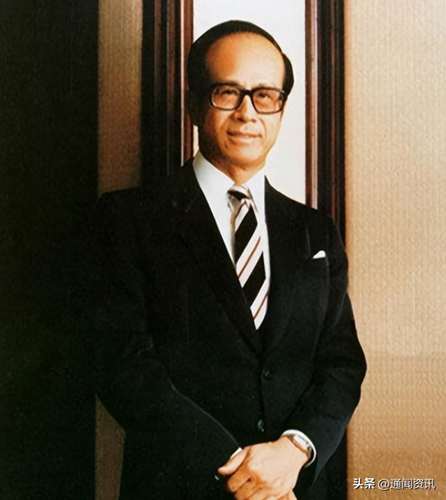 96岁李嘉诚千亿身价也带不走,最终还是油尽灯枯,留下一个传奇