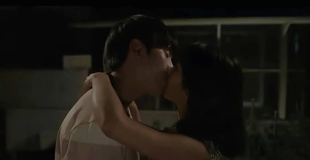 韩国风情电影《美景之屋3》:屋顶下的爱情窥探与现代人心灵探索