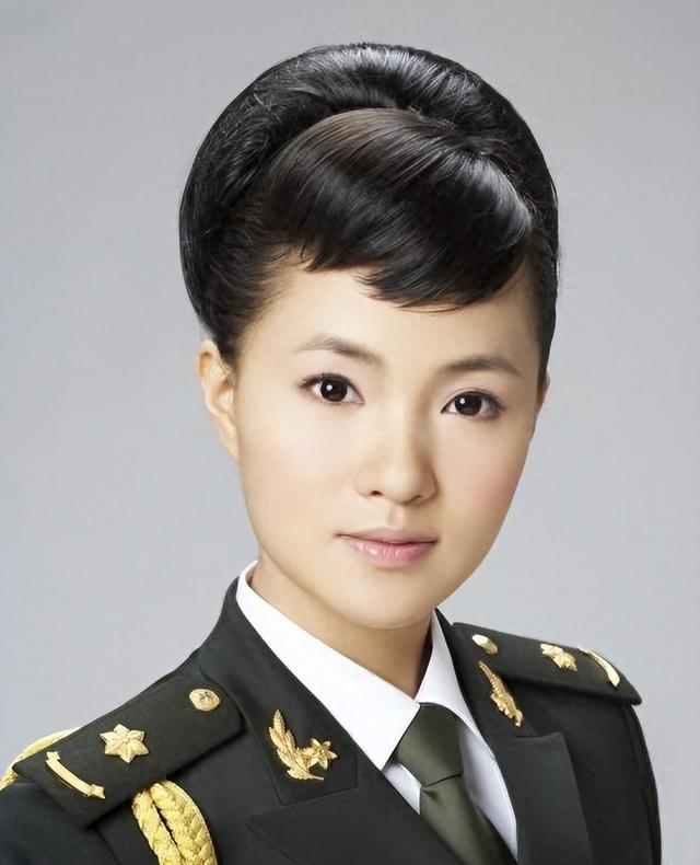 神似佟丽娅！岛国最强黑丝美腿，真的迷人