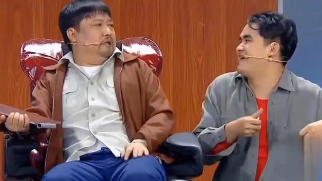 贾冰从默默无闻到喜剧之光,以实力与热爱书写传奇