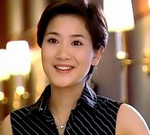 著名演员潘雨辰:与侯勇离婚后,染霜的玫瑰带泪开