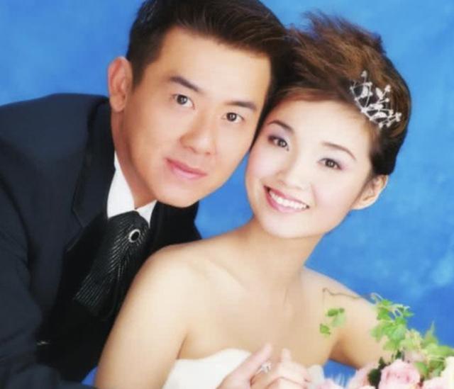 54岁王书麒近照变化大,30年前已回内地跑商演,被曝拥上亿身家