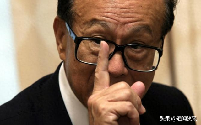 96岁李嘉诚千亿身价也带不走,最终还是油尽灯枯,留下一个传奇