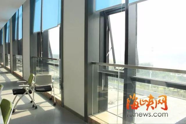 福州最牛图书馆首日体验来了！看电影 玩VR 看最美江景！办卡 借书 还书 存包 真实内景一网打尽！