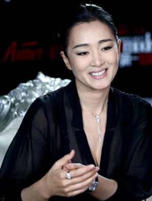 有森也实(她是20亿男人的初恋女神,被丈夫禁锢23年,54岁才得以解脱)