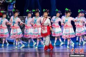 彩调剧(2024版彩调剧《刘三姐》亮相 为自由而歌)