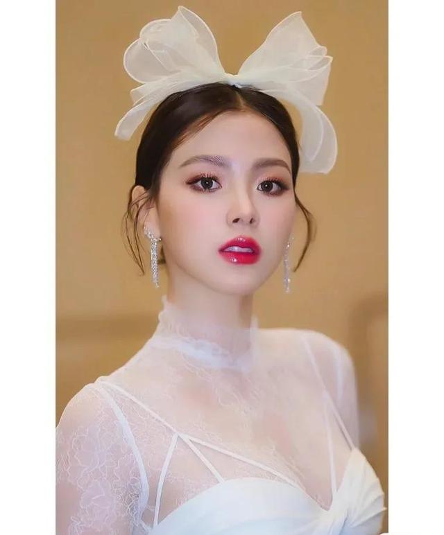 小水平采娜的性感写真