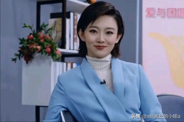 从央视消失,被誉为“董卿接班人”的李七月,如今走上了另一条路