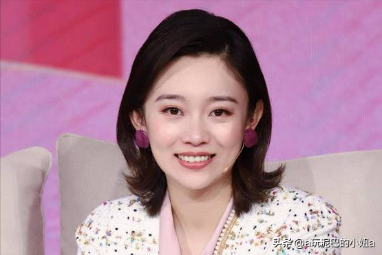 从央视消失,被誉为“董卿接班人”的李七月,如今走上了另一条路
