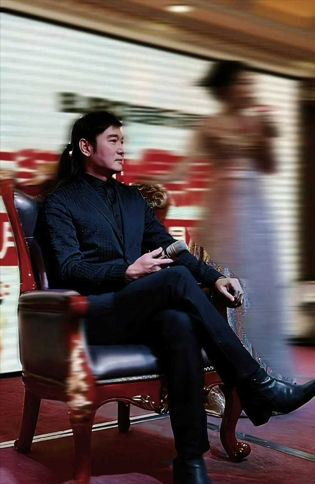 古装第一美男焦恩俊：56岁仍风度翩翩，散发活力，令人叹为观止