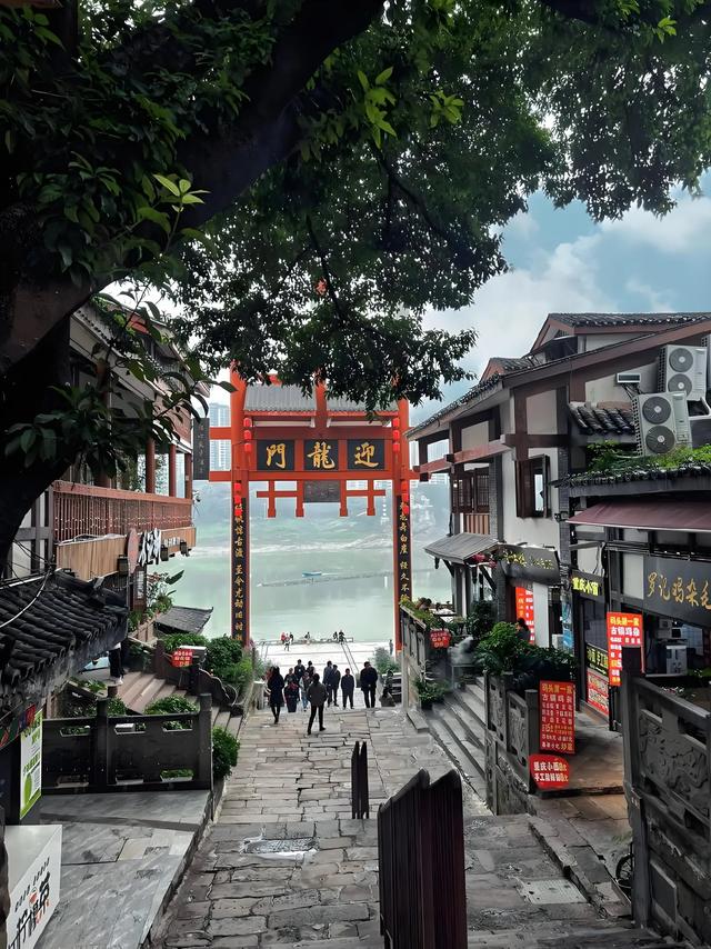 山城打卡指南:全网热推,解锁8D魔幻都市!重庆