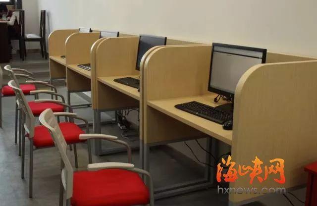 福州最牛图书馆首日体验来了！看电影 玩VR 看最美江景！办卡 借书 还书 存包 真实内景一网打尽！