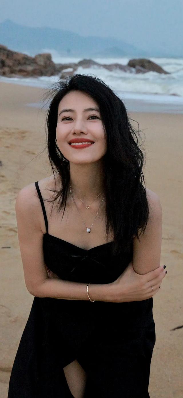 俺的女神高圆圆高清无水印性感壁纸美图大放送