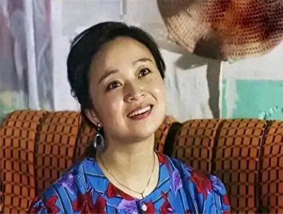刘莉莉:离婚后嫁富商,婚后成家庭主妇,如今咋样了?
