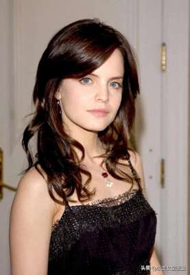 美国派2在线观看(因出演《美国派》而成为无数男生梦中情人的女神——米娜·苏瓦丽)