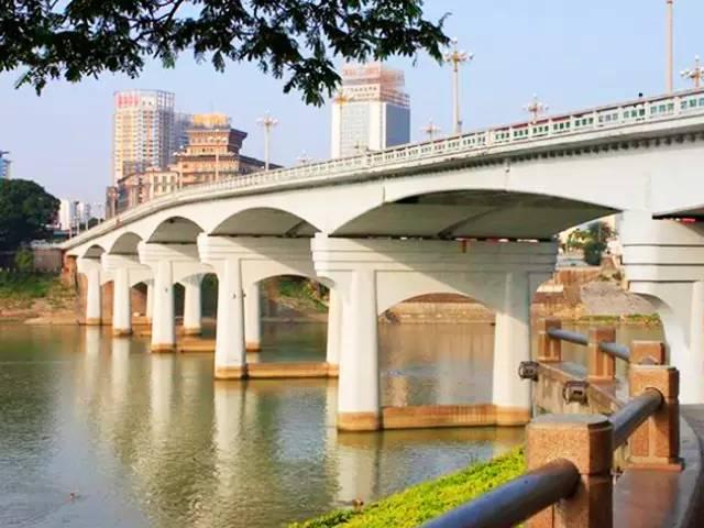 南宁良庆大桥正式通车！横跨邕江竟有这么多桥！你走了几座？