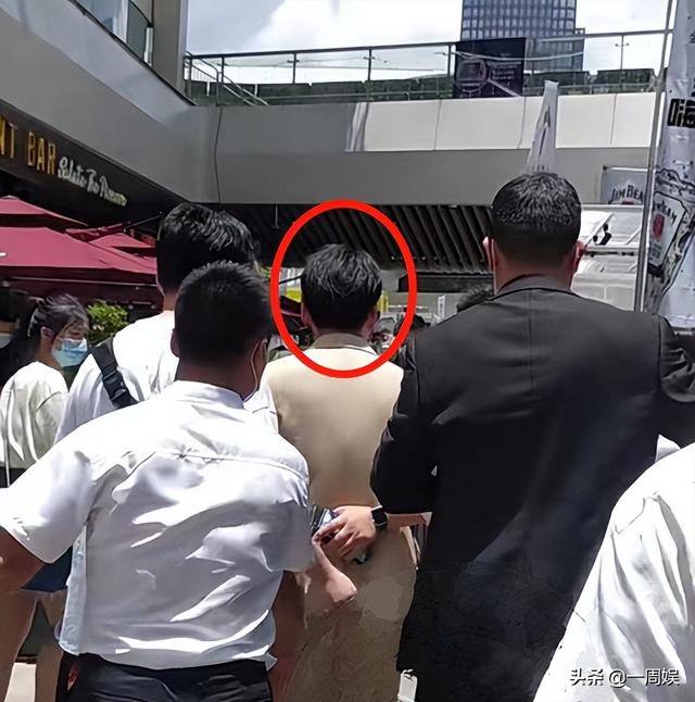 26岁郭麒麟生图曝光,打扮成熟身材圆润,网友:只有165吗?