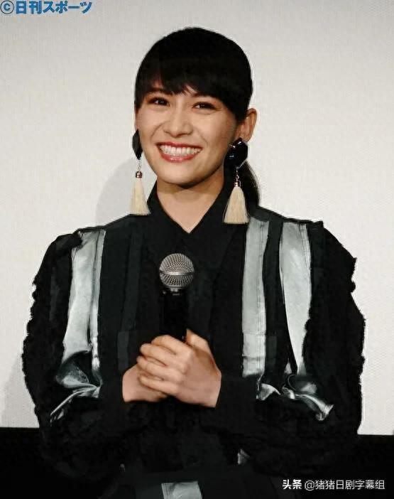 他们的恋情曝光