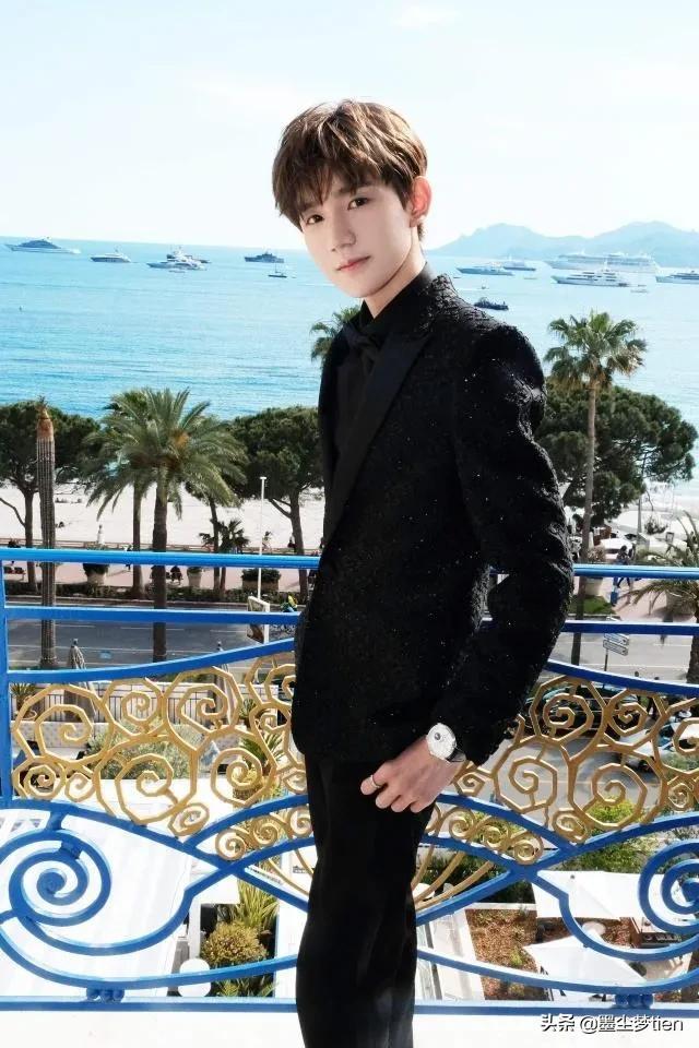 TFboys三小只露腹肌!前两个令人称赞,最后一个只能靠想象