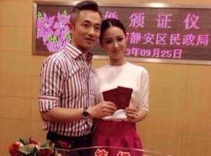 程雷得了什么病(48岁程雷因患疾病,满头白发,和小18岁娇妻合照像“父女”)