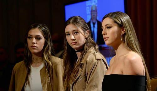 基因逆天！史泰龙三个女儿齐亮相腿美颜值高