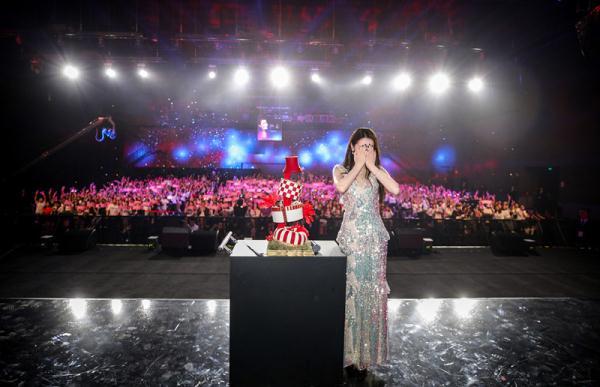 迪丽热巴27岁首办生日会有深意，自曝出道前曾自卑，只有87才会懂